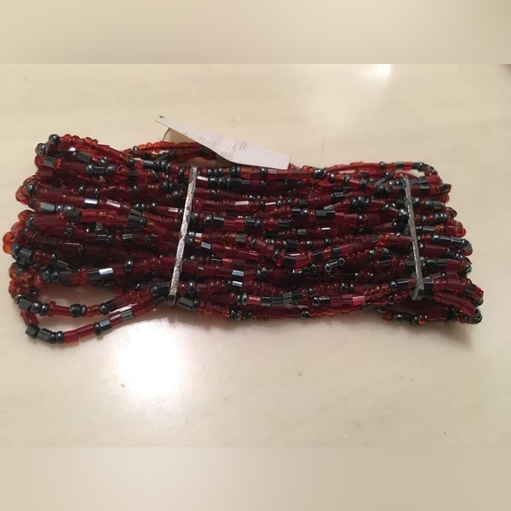 Like New Red & Black Beaded Stretchy Bracelet